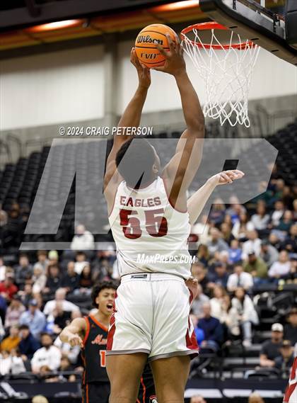 Thumbnail 3 in Layton Christian Academy vs. Murray (UHSAA 4A Quarterfinals) photogallery.