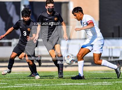 Thumbnail 3 in Salpointe Catholic vs. Walden Grove (AIA 4A Final) photogallery.