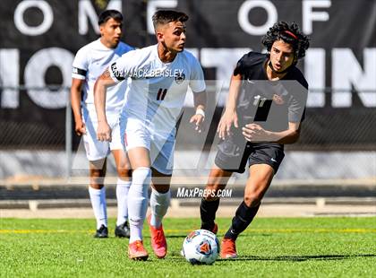 Thumbnail 1 in Salpointe Catholic vs. Walden Grove (AIA 4A Final) photogallery.