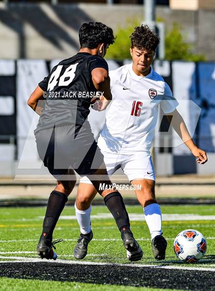 Thumbnail 3 in Salpointe Catholic vs. Walden Grove (AIA 4A Final) photogallery.