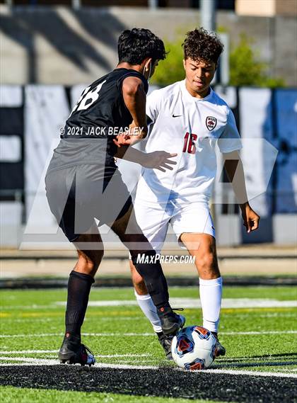 Thumbnail 2 in Salpointe Catholic vs. Walden Grove (AIA 4A Final) photogallery.