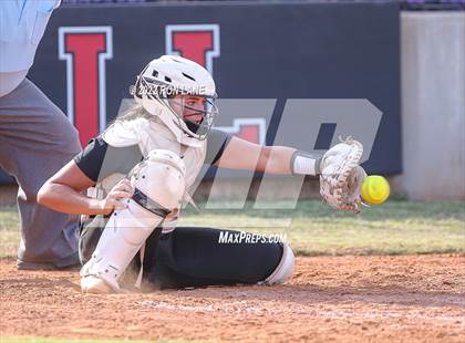Thumbnail 3 in Yukon vs Mustang (OSSAA 6A Region 1 Final) photogallery.