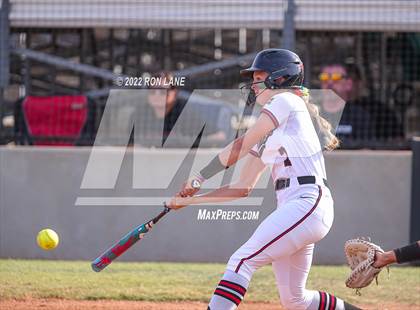 Thumbnail 3 in Yukon vs Mustang (OSSAA 6A Region 1 Final) photogallery.