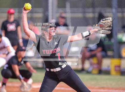 Thumbnail 1 in Yukon vs Mustang (OSSAA 6A Region 1 Final) photogallery.