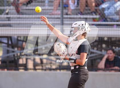 Thumbnail 2 in Yukon vs Mustang (OSSAA 6A Region 1 Final) photogallery.
