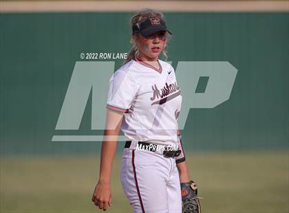 Thumbnail 2 in Yukon vs Mustang (OSSAA 6A Region 1 Final) photogallery.