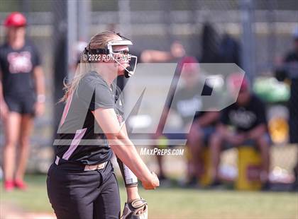 Thumbnail 3 in Yukon vs Mustang (OSSAA 6A Region 1 Final) photogallery.