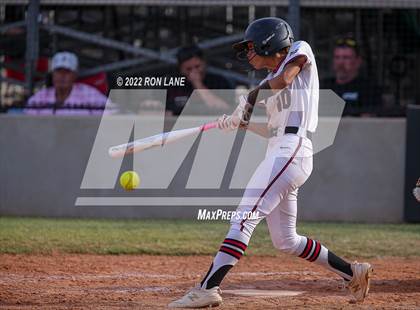 Thumbnail 1 in Yukon vs Mustang (OSSAA 6A Region 1 Final) photogallery.