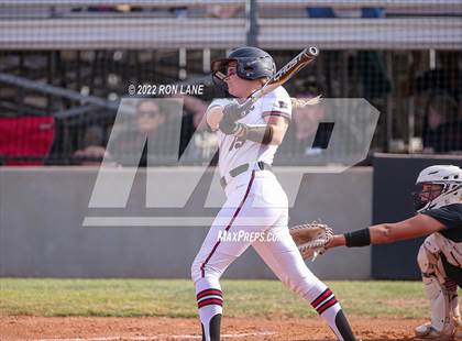 Thumbnail 2 in Yukon vs Mustang (OSSAA 6A Region 1 Final) photogallery.