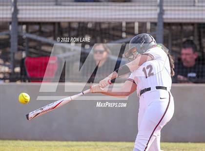 Thumbnail 1 in Yukon vs Mustang (OSSAA 6A Region 1 Final) photogallery.