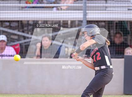 Thumbnail 3 in Yukon vs Mustang (OSSAA 6A Region 1 Final) photogallery.