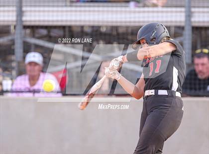 Thumbnail 1 in Yukon vs Mustang (OSSAA 6A Region 1 Final) photogallery.