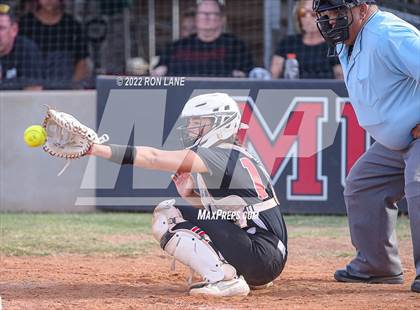 Thumbnail 1 in Yukon vs Mustang (OSSAA 6A Region 1 Final) photogallery.