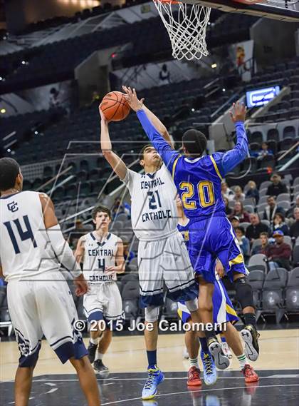 Thumbnail 2 in Central Catholic vs Clemens (AT&T Center) photogallery.