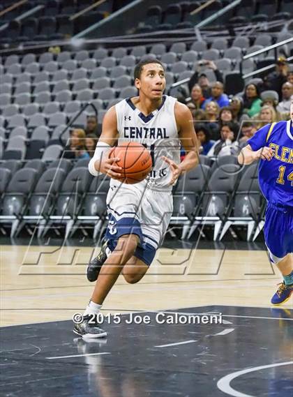 Thumbnail 3 in Central Catholic vs Clemens (AT&T Center) photogallery.