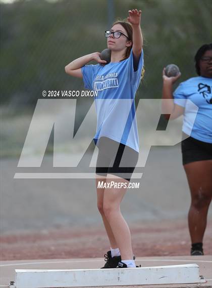 Thumbnail 2 in Estrella Foothills Invitational photogallery.