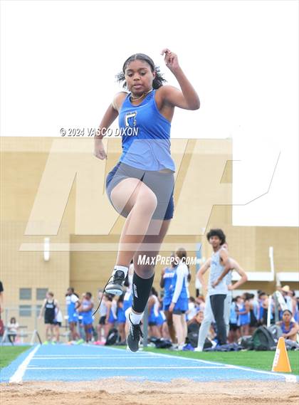 Thumbnail 3 in Estrella Foothills Invitational photogallery.