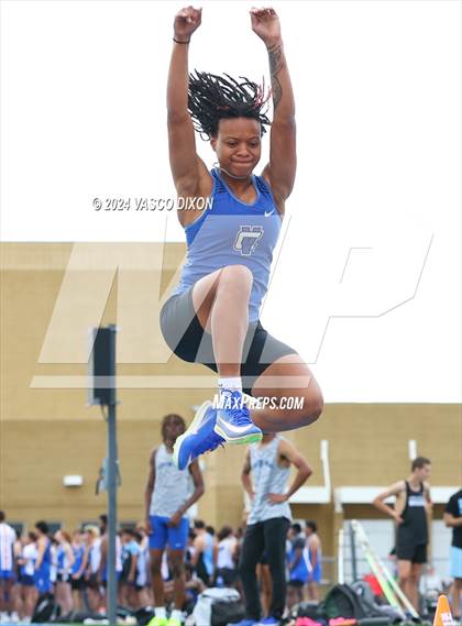 Thumbnail 2 in Estrella Foothills Invitational photogallery.