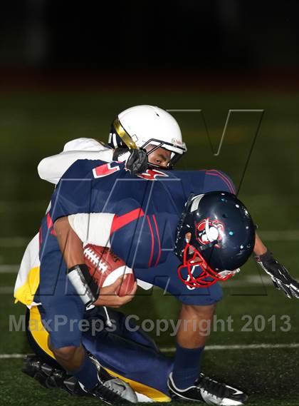 Thumbnail 3 in Bellarmine-Jefferson vs. Campbell Hall photogallery.