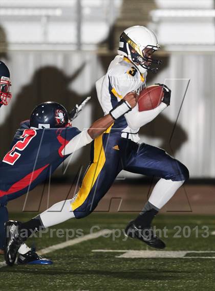 Thumbnail 3 in Bellarmine-Jefferson vs. Campbell Hall photogallery.