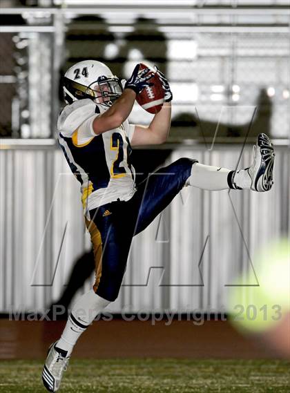 Thumbnail 3 in Bellarmine-Jefferson vs. Campbell Hall photogallery.