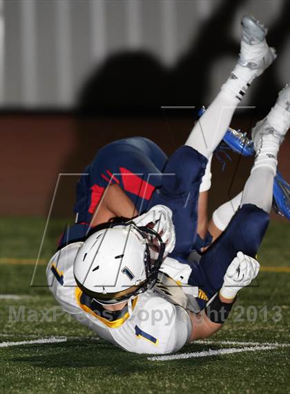 Thumbnail 3 in Bellarmine-Jefferson vs. Campbell Hall photogallery.
