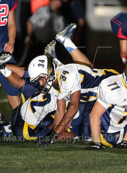 Thumbnail 3 in Bellarmine-Jefferson vs. Campbell Hall photogallery.
