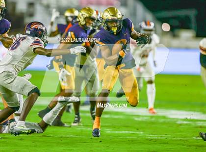 Thumbnail 2 in St. Thomas Aquinas vs. Homestead (FHSAA 3M Final) photogallery.