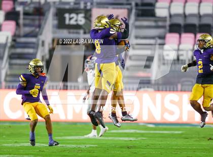Thumbnail 3 in St. Thomas Aquinas vs. Homestead (FHSAA 3M Final) photogallery.