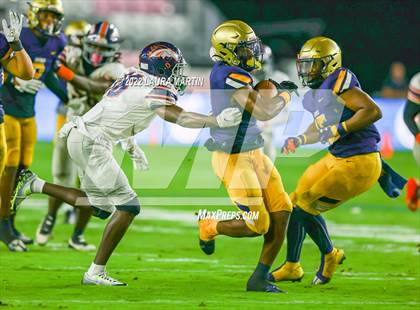 Thumbnail 1 in St. Thomas Aquinas vs. Homestead (FHSAA 3M Final) photogallery.