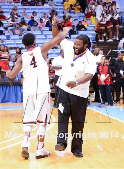 Thumbnail 1 in Winston-Salem Prep vs. East Carteret (NCHSAA 1A Final) photogallery.