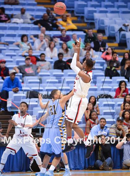 Thumbnail 3 in Winston-Salem Prep vs. East Carteret (NCHSAA 1A Final) photogallery.