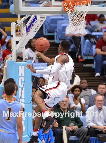Thumbnail 2 in Winston-Salem Prep vs. East Carteret (NCHSAA 1A Final) photogallery.