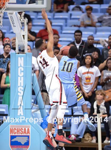 Thumbnail 3 in Winston-Salem Prep vs. East Carteret (NCHSAA 1A Final) photogallery.