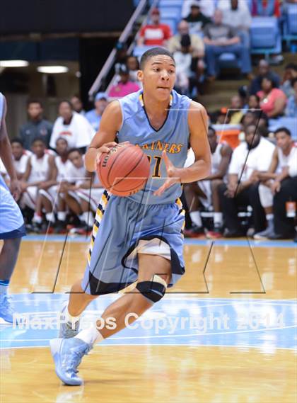 Thumbnail 1 in Winston-Salem Prep vs. East Carteret (NCHSAA 1A Final) photogallery.