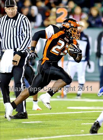 Thumbnail 3 in Folsom vs Vacaville (CIF SJS D2 Final) photogallery.