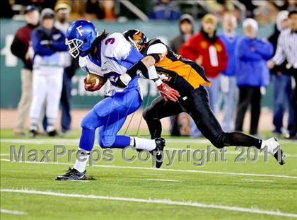 Thumbnail 2 in Folsom vs Vacaville (CIF SJS D2 Final) photogallery.