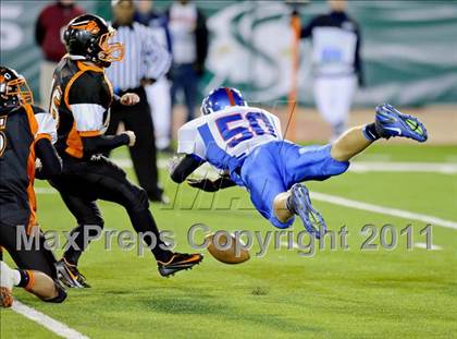 Thumbnail 2 in Folsom vs Vacaville (CIF SJS D2 Final) photogallery.