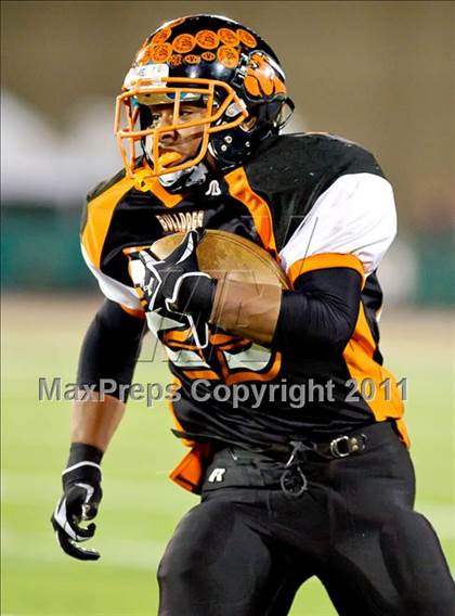 Thumbnail 2 in Folsom vs Vacaville (CIF SJS D2 Final) photogallery.