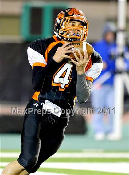 Thumbnail 1 in Folsom vs Vacaville (CIF SJS D2 Final) photogallery.