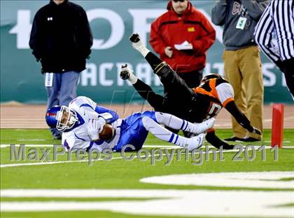 Thumbnail 2 in Folsom vs Vacaville (CIF SJS D2 Final) photogallery.