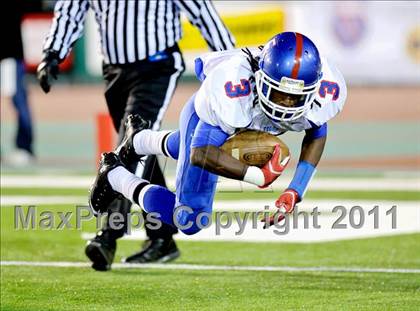 Thumbnail 3 in Folsom vs Vacaville (CIF SJS D2 Final) photogallery.