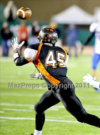Thumbnail 3 in Folsom vs Vacaville (CIF SJS D2 Final) photogallery.