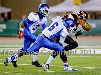 Thumbnail 3 in Folsom vs Vacaville (CIF SJS D2 Final) photogallery.