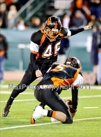 Thumbnail 2 in Folsom vs Vacaville (CIF SJS D2 Final) photogallery.