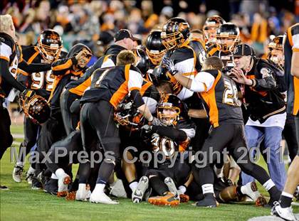 Thumbnail 2 in Folsom vs Vacaville (CIF SJS D2 Final) photogallery.
