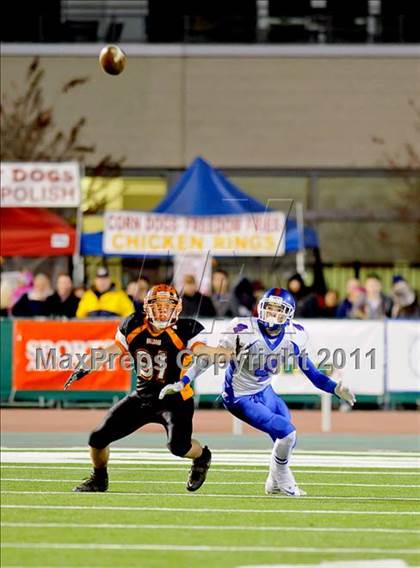 Thumbnail 2 in Folsom vs Vacaville (CIF SJS D2 Final) photogallery.