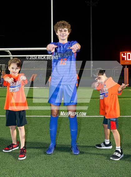 Thumbnail 3 in Grand Oaks vs College Park photogallery.