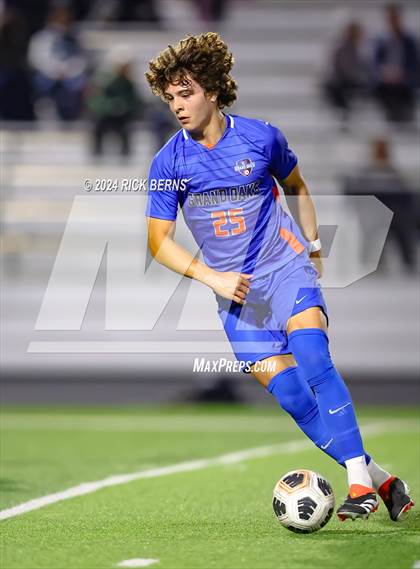 Thumbnail 1 in Grand Oaks vs College Park photogallery.