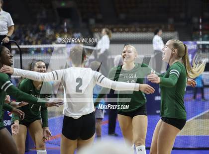 Thumbnail 1 in Fossil Ridge vs Loveland (CHSAA  5A First Round) photogallery.